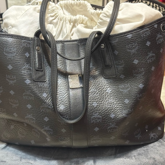MCM Reversible Liz Shopper Lrg - Picture 3 of 10